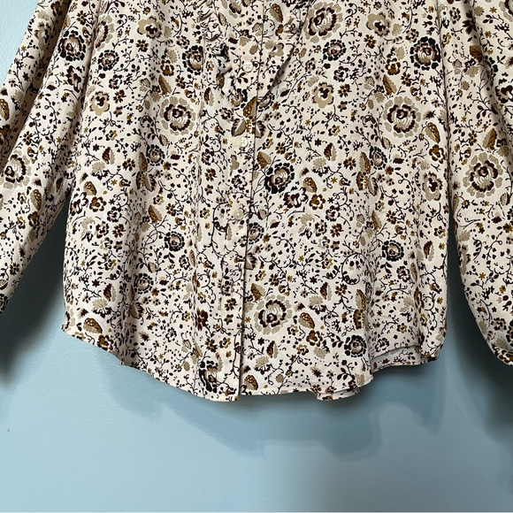 Ann Taylor. Women’s silk like floral blouse - Picture 5 of 9